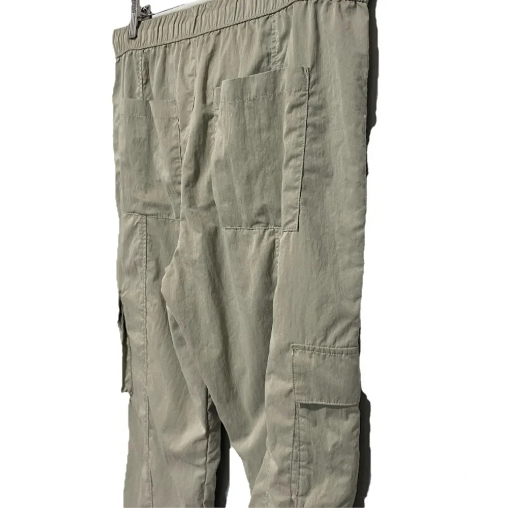 Nicole Miller New‎ York Women's Sage Green Joggers Size M w/ Multiple Pockets